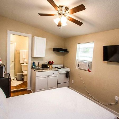 Remodeled Studio Near Downtown Leilighet San Antonio Eksteriør bilde